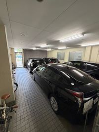 車を４台停めても余るくらいのスペースです。広さの参考としてお考えください。 - The 22 room 北堀江の室内の写真
