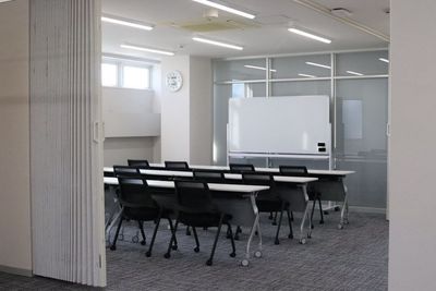 ステーションホテルいろは７階　貸会議室 多目的スペース　A（15名まで）の室内の写真