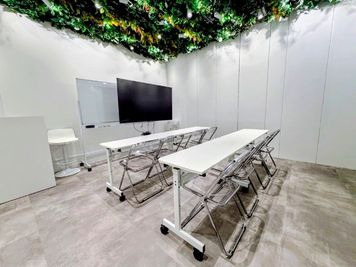 FEEEP 立川店 FEEEP 立川店｜会議室/イベントスペースA（24名席）の室内の写真