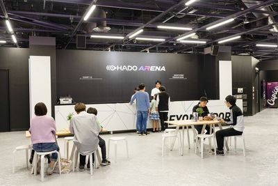 受付エリア。ここに受付を設置可能です - HADO ARENA お台場店 HADO AERNA お台場 グランドステージの外観の写真