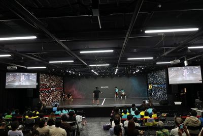 【事例】HADOジュニア大会 - HADO ARENA お台場店 HADO AERNA お台場 グランドステージの室内の写真