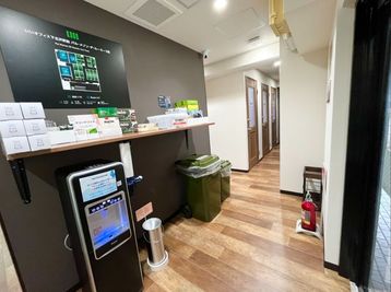 いいオフィス下北沢駅前 6名会議室（Room B）の室内の写真
