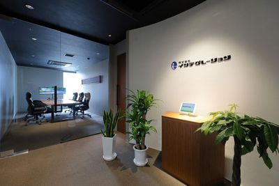 ガーデン博多駅前ビル 応接室の入口の写真