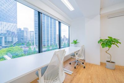 窓からは渋谷クロスタワーと渋谷アクシュを望みます。 - SPOT渋谷六本木通りSIRO 築浅！渋谷駅近接デザイナーズスペースの室内の写真