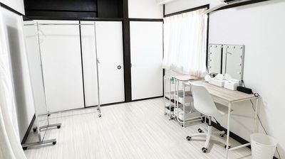 mar studio【マールスタジオ】 【オープン価格】城ヶ島ウェデングフォト/メイク・撮影スペースの室内の写真