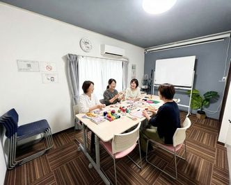 講習・ワークショップでもご利用頂いております。 - TSUBAKI船橋 TSUBAKI船橋スペースの室内の写真