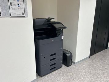 コピー機完備
※別途費用要 - いいオフィス玉造 by BEL～Brick Enter Lab～ 【6名用】Wi-Fi・モニター完備の会議室｜玉造駅1分の設備の写真