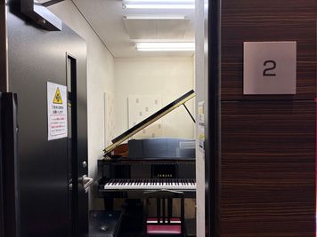 2番のお部屋です。 - ユニスタイル所沢 グランドピアノ防音部屋 2番教室の室内の写真