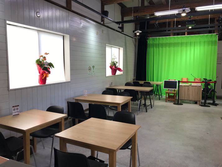 鯉が泳ぐ城下町の貸スタジオ　イベントや展示会、会議などOK！ - 日南スペース