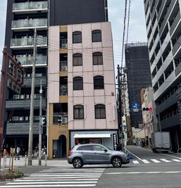 建物外観（リオン松屋町）
こちらの4階が当サロンです。 - レンタルサロン Palette（パレット）まっちゃまち店の外観の写真