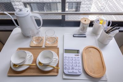 食器、ケトル、事務用品各種 - レンタルサロン Palette（パレット）まっちゃまち店の設備の写真