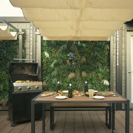 都会の真ん中で、ととのいと遊びを独り占め！ プライベート感満載の貸切サウナとBBQデッキでの楽しみ方をご提供します。 - HUBHUB下北沢