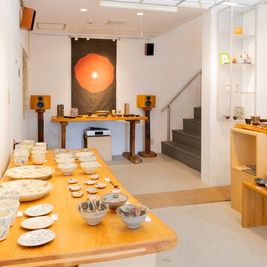 ※例:展示風景 - ギャラリー　紅椿それいゆ ギャラリー紅椿それいゆの室内の写真