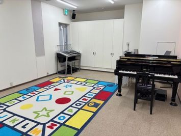 ヤマハミュージック直営教室!【池袋駅より徒歩3分】ピアノとエレクトーン両方演奏できるお部屋です♪ - ミュージックアベニュー池袋