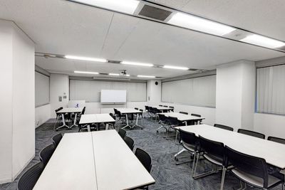 S212会議室：グループ形式 - リファレンス西新宿大京ビル貸会議室 S212の室内の写真