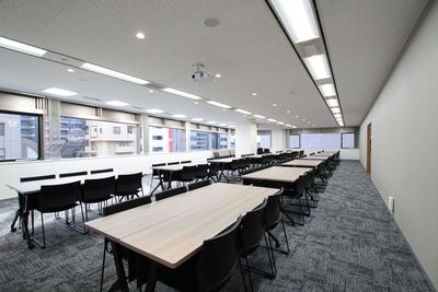 S501会議室：グループ形式 - リファレンス西新宿大京ビル貸会議室 S501の室内の写真