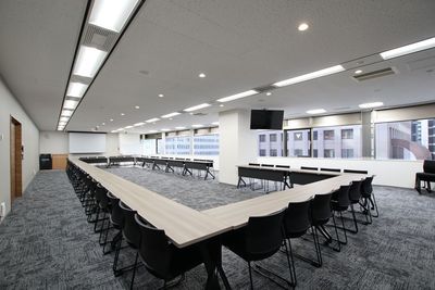 S501会議室：ロの字形式 - リファレンス西新宿大京ビル貸会議室 S501の室内の写真