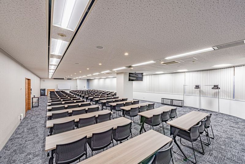 S501会議室：スクール形式 - リファレンス西新宿大京ビル貸会議室 S501の室内の写真