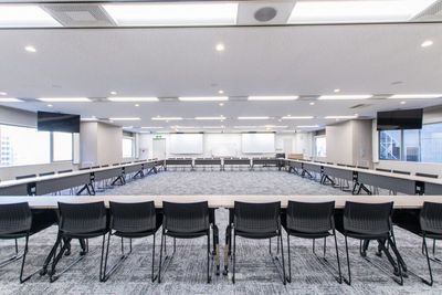 S507会議室：ロの字形式 - リファレンス西新宿大京ビル貸会議室 S507の室内の写真