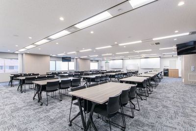 S507会議室：グループ形式 - リファレンス西新宿大京ビル貸会議室 S507の室内の写真