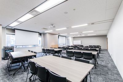 S506会議室：グループ形式 - リファレンス西新宿大京ビル貸会議室 S506の室内の写真