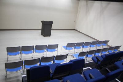 講演会やセミナー、株主総会にも - スタジオ・小劇場「シアターウィング」 四ッ谷のホール型イベントスペース・小劇場の室内の写真