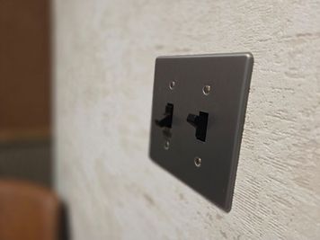 手前側のトグルスイッチを上げると照明が点きます。 - sub space 203号室　一ヶ月以内のご予約用の室内の写真