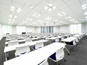 研修・セミナー・カンファレンスに最適|設備が充実した都心の大型ホール・会議室。スタッフも常駐で安心。 - ビジョンセンター東京 京橋