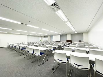 ビジョンセンター東京八重洲 9F 906室 (控室付き)の室内の写真