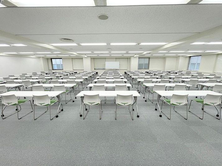 ビジョンセンター西新宿 7F 705室の室内の写真