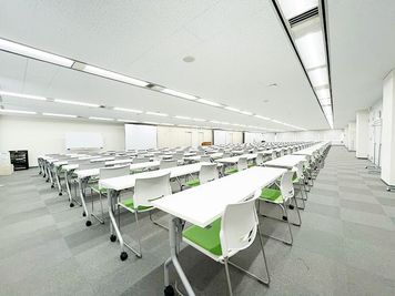 ビジョンセンター横浜（西口） 4F Vision Hall (控室付き室)の室内の写真