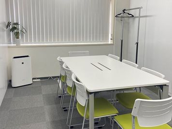 会議・商談・小規模研修に最適｜設備充実の都心会議室。スタッフ常駐で安心。 - ビジョンセンター横浜（西口）