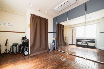 スタジオディライツ　青葉台 青葉台駅3分　24時間利用できるダンススタジオ（個人練習向け）の室内の写真