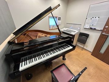 管楽器などの個人練習にもご利用いただけます♪ - 浜松中央センター エレクトーン＆グランドピアノ 防音部屋 S6教室の室内の写真