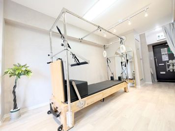 STUDIOFLAG新宿2号店 STUDIOFLAG新宿2号店/マシンピラティスレンタルスタジオの室内の写真