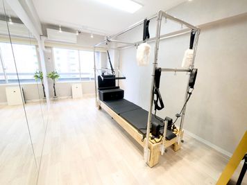 STUDIOFLAG新宿2号店 STUDIOFLAG新宿2号店/マシンピラティスレンタルスタジオの室内の写真