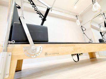 ・キャフォーマー（lulubalance社製） - STUDIOFLAG新宿2号店 STUDIOFLAG新宿2号店/マシンピラティスレンタルスタジオの室内の写真