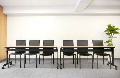 仙台FRIENDS会議室２ 仙台FRIENDS会議室２  広い・安い・綺麗な貸会議室の室内の写真