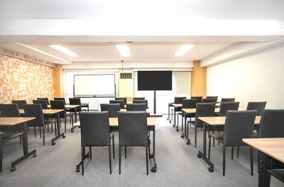仙台FRIENDS会議室２ 仙台FRIENDS会議室２  広い・安い・綺麗な貸会議室の室内の写真