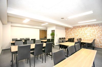 仙台FRIENDS会議室２ 仙台FRIENDS会議室２  広い・安い・綺麗な貸会議室の室内の写真