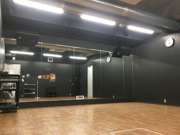 駅から徒歩2分・個室型スタジオ¥1,000/h〜|ダンス・演技・ヨガ・打ち合わせ対応 - STUDIO WREXX(スタジオ レックス)