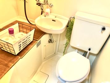 室内にトイレがあります - MEETINGROOM 85 貸会議室/個室/8名/清潔/格安の室内の写真