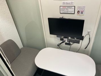 いいオフィスbyアイスペース神保町 神保町駅徒歩2分　「完全個室」「WEB会議」「テレワーク」防音の室内の写真