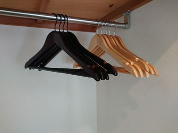 ハンガー×10 - MEETINGROOM 85 貸会議室/個室/8名/清潔/格安の室内の写真