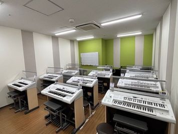 ヤマハミュージック直営教室!【池袋駅徒歩3分】ピアノとエレクトーンの演奏ができるお部屋です♪ - ミュージックアベニュー池袋