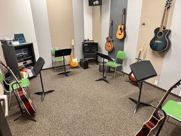 ヤマハミュージック直営教室!【池袋駅より徒歩3分】ギター練習ができるお部屋です♪ - ミュージックアベニュー池袋