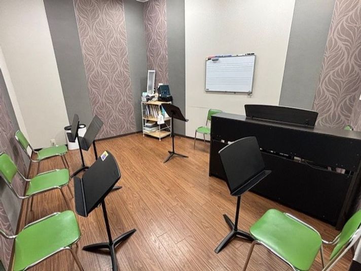 ミュージックアベニュー池袋 管楽器防音部屋26番教室の室内の写真