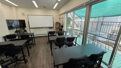 【RAKUNA上野・御徒町A号室】駅近好立地！バルコニー付き/会議・メイクアップ等控え室にも♪ - RAKUNA上野・御徒町