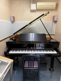 ヤマハグランドピアノ
C1 - 名塚センター グランドピアノ・エレクトーン 防音部屋　S3教室の室内の写真