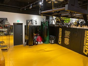 KIZUNA BASE GYM レンタル格闘技ジムの室内の写真